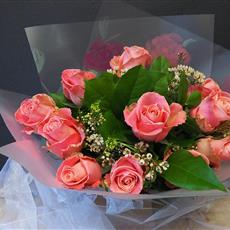 12 candy pink roses