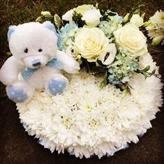 Baby posy pad with teddy bear 